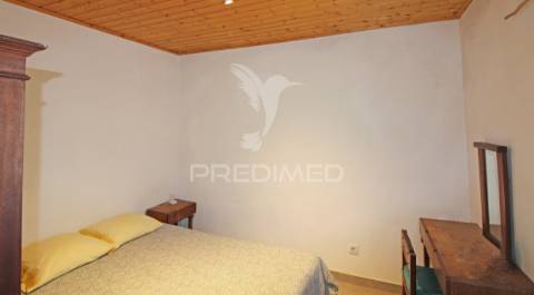 Moradia com 2 quartos e mezzanine em vale de santiago