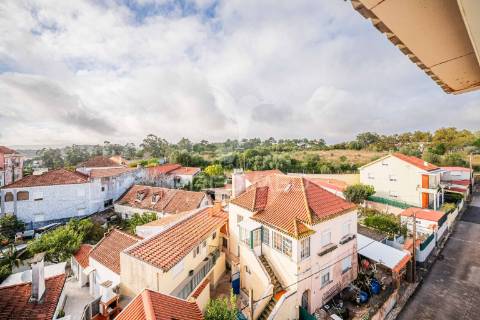 Novo preço - apartamento t2 c/garagem em agualva-cacém – oportunidade única