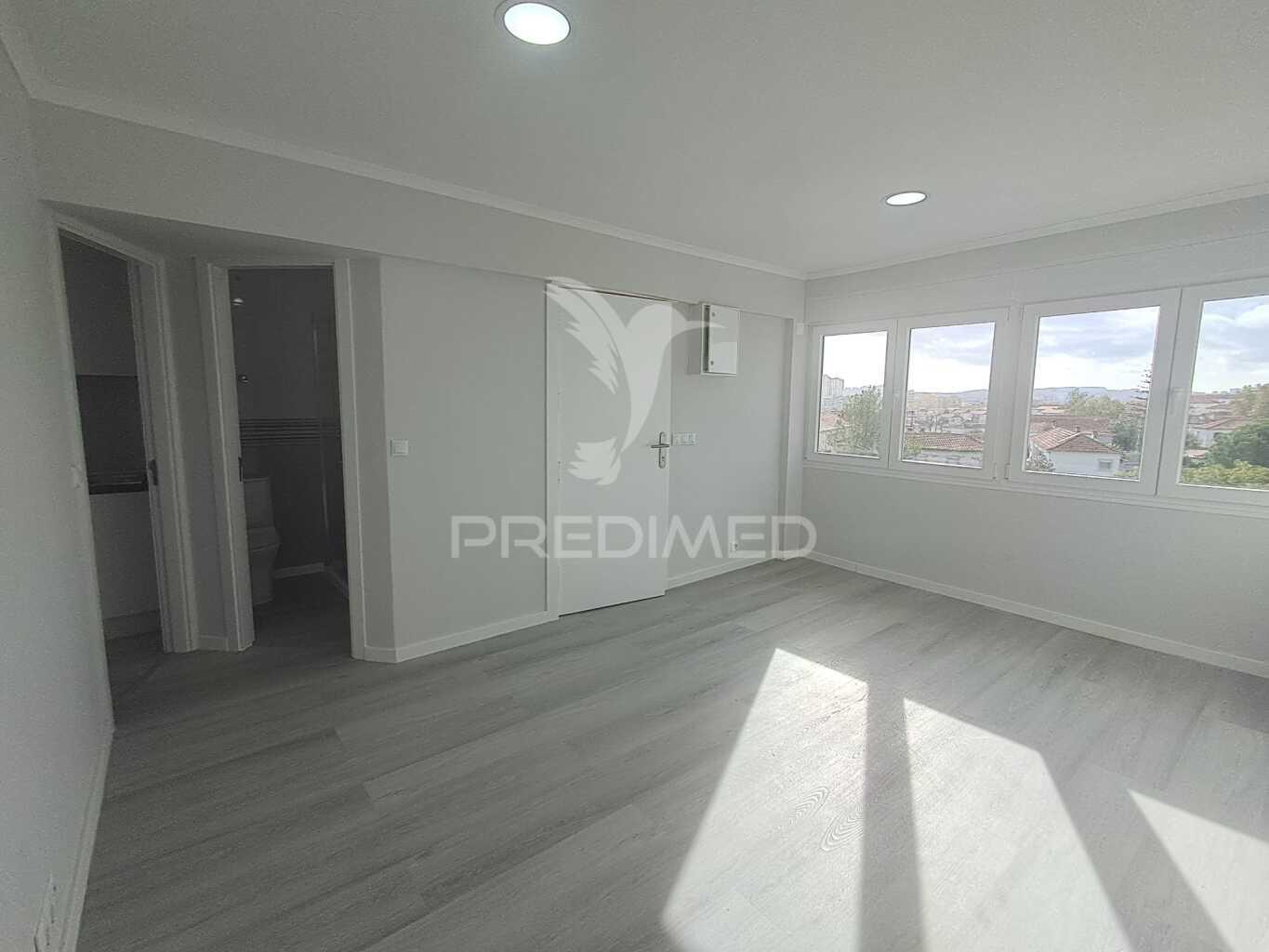 Apartamento t2 remodelado na pontinha, odivelas