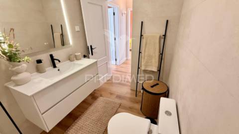 Apartamento t2 totalmente remodelado na charmosa vila de alvor