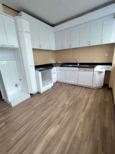 Vende-se t1 + 1 na areosa