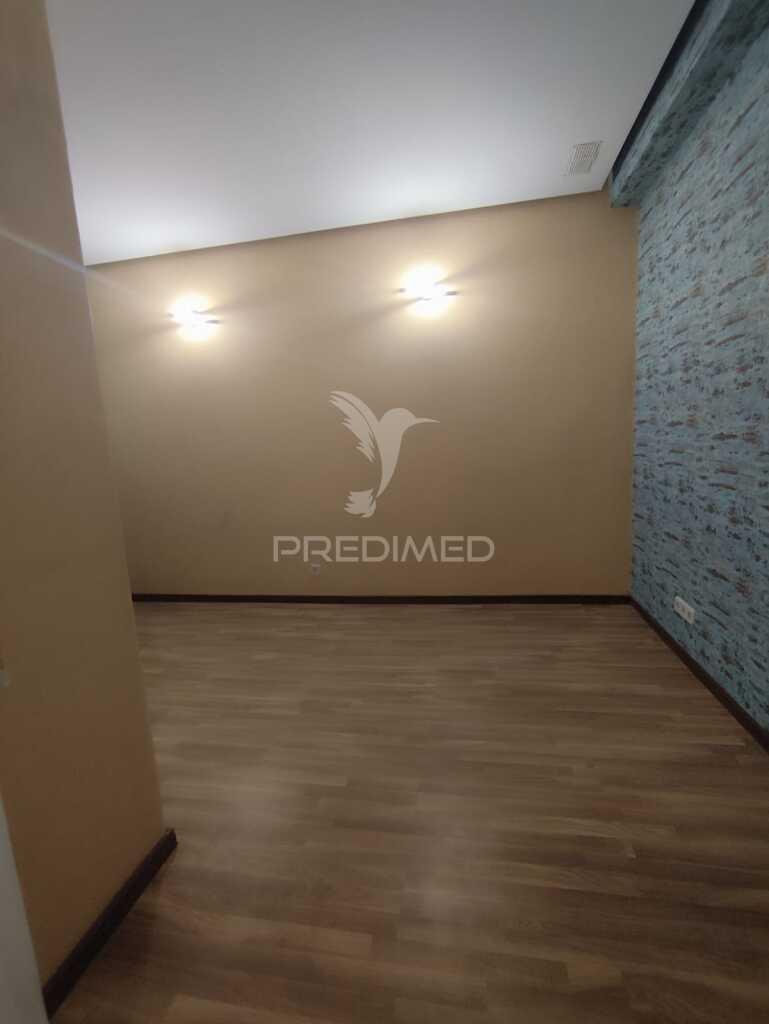 Vende-se t1 + 1 na areosa