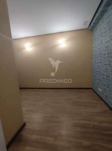 Vende-se t1 + 1 na areosa