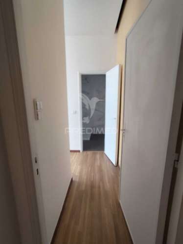 Vende-se t1 + 1 na areosa