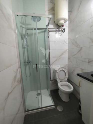 Vende-se t1 + 1 na areosa