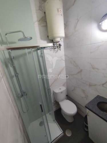 Vende-se t1 + 1 na areosa