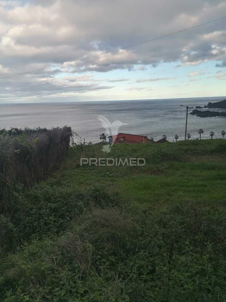 Vendo 2 palheiros e 400m2 de terreno no seixal ilha da madeira