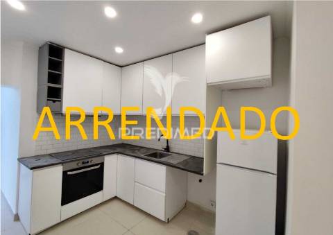 Apartamento t2 remodelado lavradio