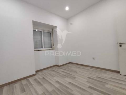 Apartamento t2 remodelado lavradio