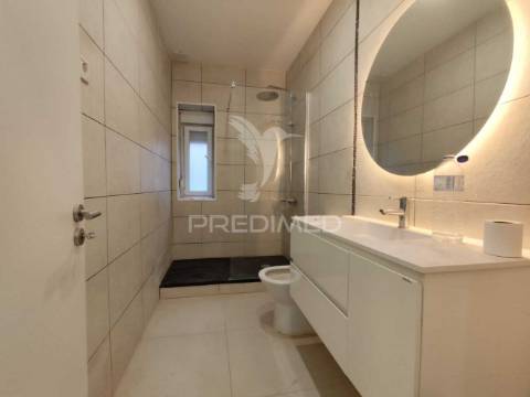 Apartamento t2 remodelado lavradio