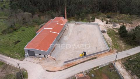 Armazém com licença industrial em excelente localização