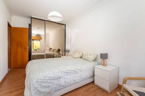 Apartamento t2 em setúbal no bairro vale do cobro