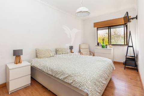 Apartamento t2 em setúbal no bairro vale do cobro