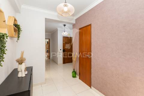 Apartamento t2 em setúbal no bairro vale do cobro