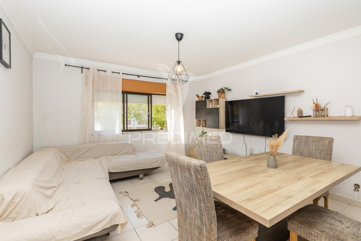 Apartamento t2 em setúbal bairro vale do cobro