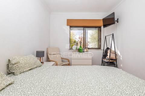 Apartamento t2 em setúbal bairro vale do cobro