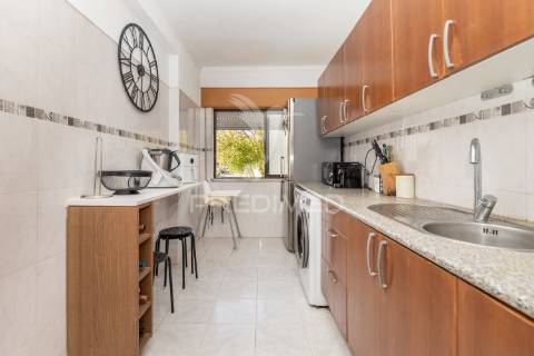 Apartamento t2 em setúbal bairro vale do cobro