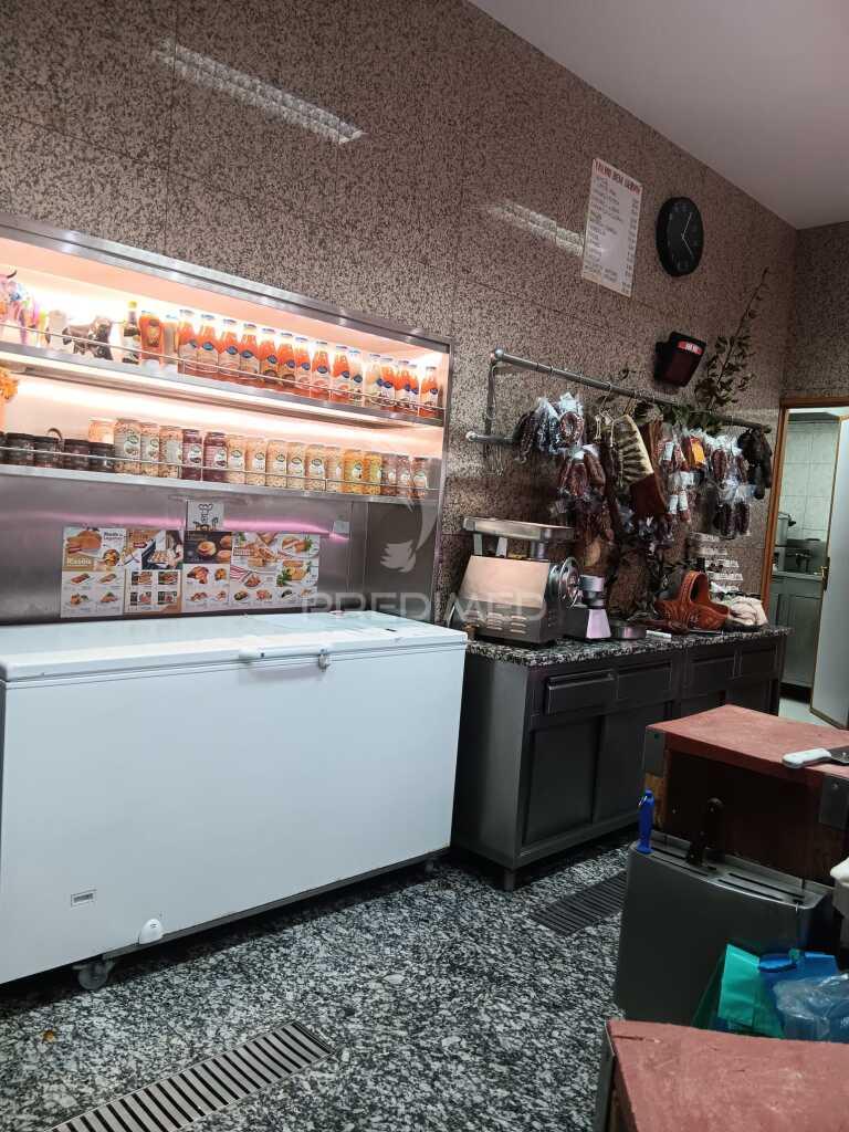 Trespasse de talho equipado em pleno funcionamento