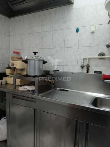 Trespasse de talho equipado em pleno funcionamento