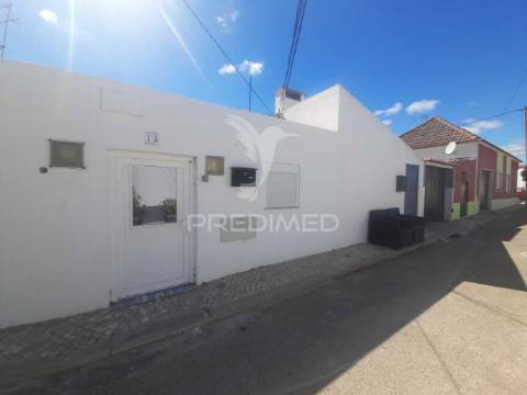 Moradia t1+2 recuperada,  benavente.
