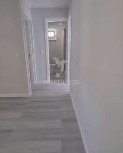 Apartamento t3 — excelente oportunidade de remodelação total no laranjeiro (almada)