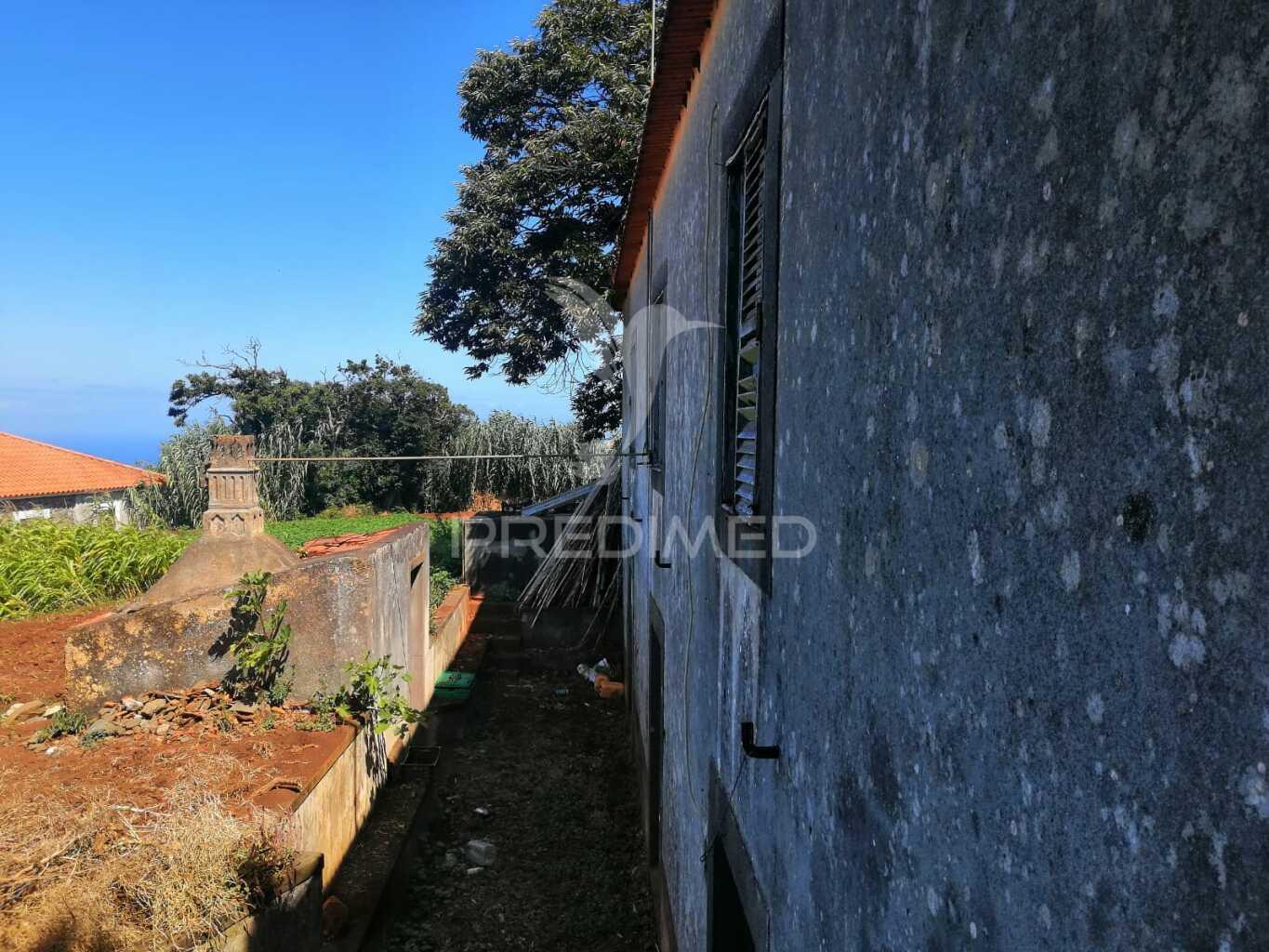 Vendo quinta para reconstrução na ponta do pargo – oportunidade única com vista mar