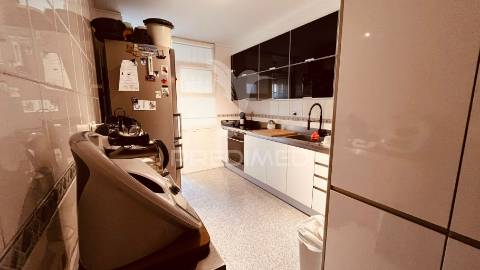 Apartamento t2 em custóias com terraço
