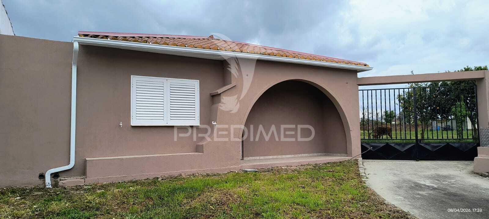 Vende-se moradia térrea v3 renovado em estarreja
