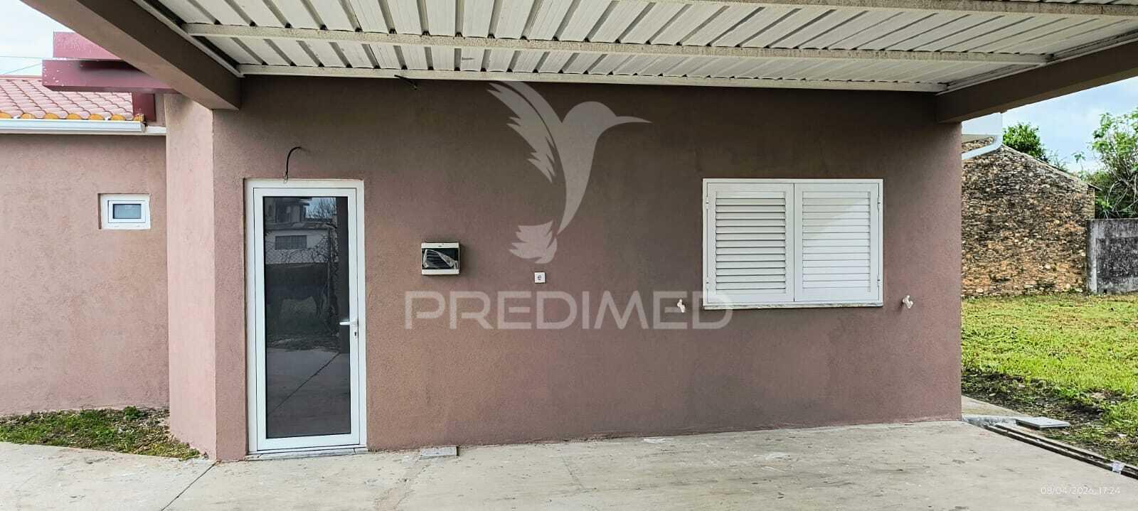 Vende-se moradia térrea v3 renovado em estarreja