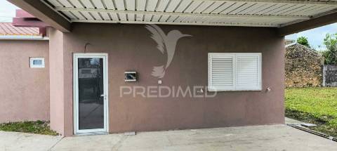 Vende-se moradia térrea v3 renovado em estarreja
