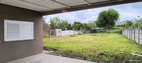 Vende-se moradia térrea v3 renovado em estarreja