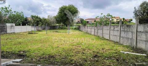 Vende-se moradia térrea v3 renovado em estarreja