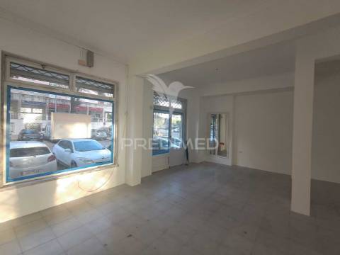 Loja com 85 m² na urbanização da anta – agualva-cacém