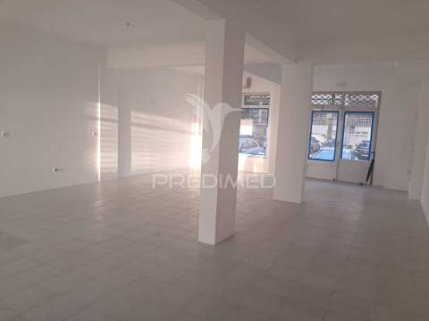 Loja com 85 m² na urbanização da anta – agualva-cacém