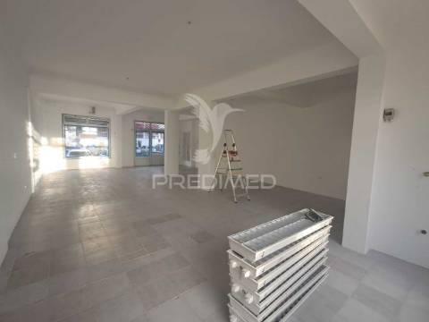 Loja com 85 m² na urbanização da anta – agualva-cacém