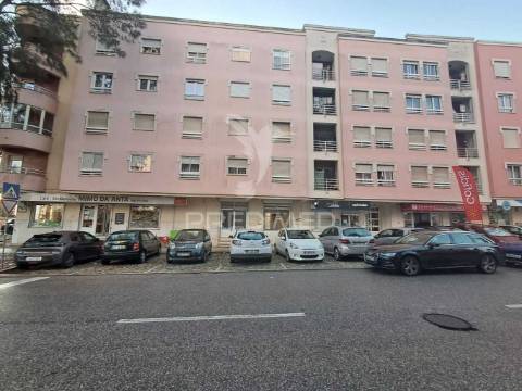 Loja com 85 m² na urbanização da anta – agualva-cacém