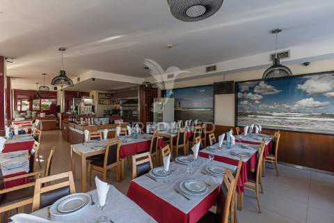 Trespasse de restaurante com vista de mar em vila nova de gaia