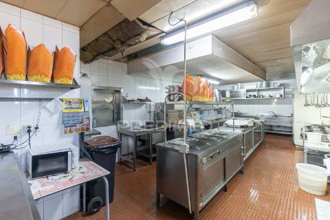 Trespasse de restaurante com vista de mar em vila nova de gaia