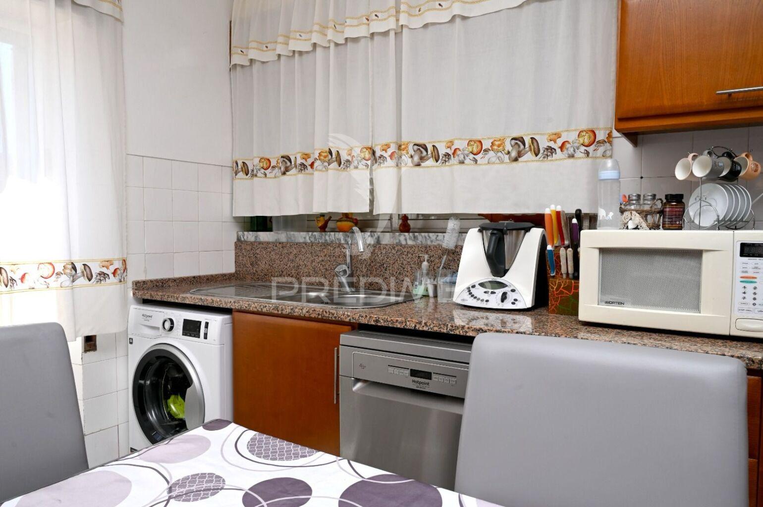 Moradia t4 com terreno de 2.725m2 em samora correia