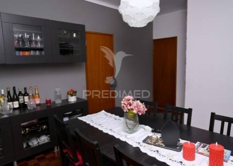 Moradia t4 com terreno de 2.725m2 em samora correia