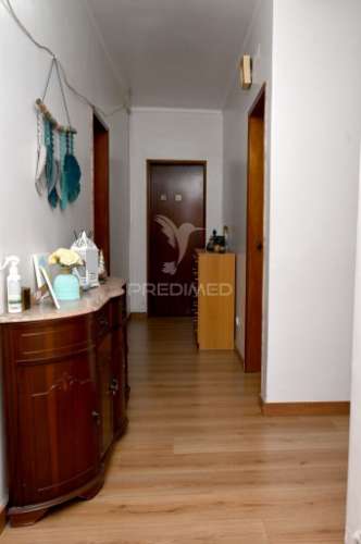 Moradia t4 com terreno de 2.725m2 em samora correia