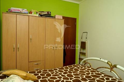 Moradia t4 com terreno de 2.725m2 em samora correia
