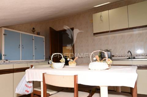 Moradia t4 com terreno de 2.725m2 em samora correia