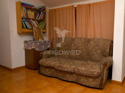 Moradia t4 com terreno de 2.725m2 em samora correia