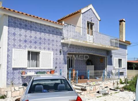 Moradia t4 com terreno de 2.725m2 em samora correia