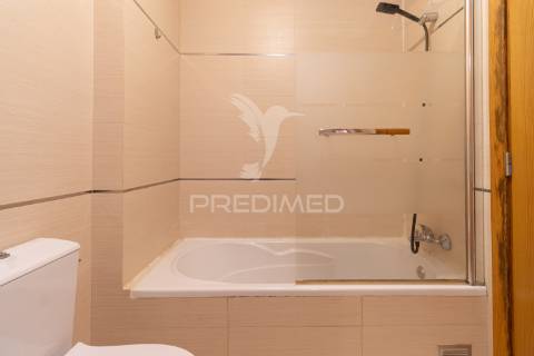 Apartamento t2 - 1.º andar em alhos vedros - moita