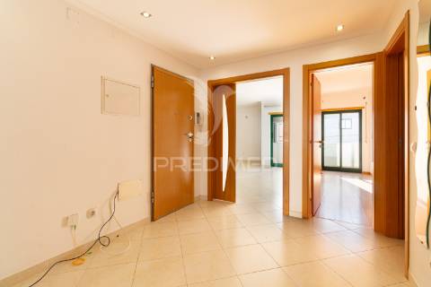 Apartamento t2 - 1.º andar em alhos vedros - moita