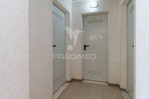 Apartamento t2 - 1.º andar em alhos vedros - moita