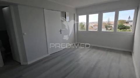 Apartamento t2 renovado – pontinha