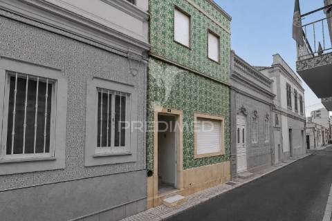 Moradia t3 na baixa da cidade de olhão